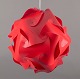 L'Art 
præsenterer: 
Holger 
Strøm, IQlight 
Pendel.
Loftslampe i 
rødt plast.