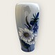Moster Olga - 
Antik og Design 
presents: 
Royal 
Copenhagen
Vase
#2651/ 235
*DKK 250