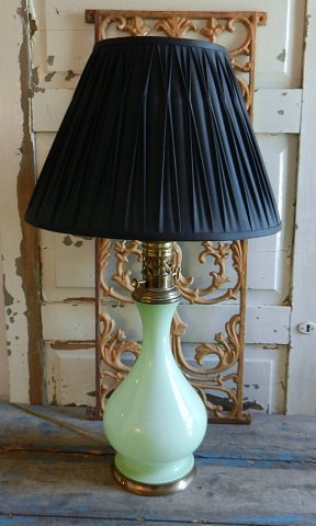 1800tals mintgrøn opaline lampe med messing montering