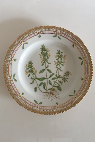 Royal Copenhagen Flora Danica Dinner Plate No 3549