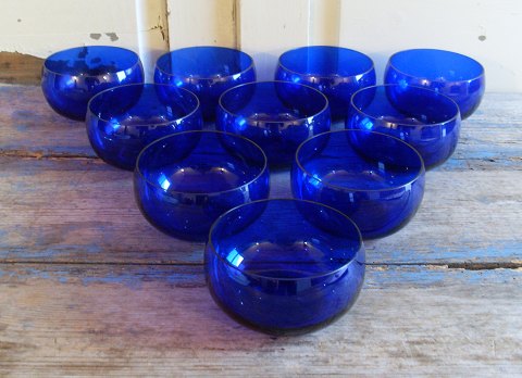 Skylleskåle i blåt glas