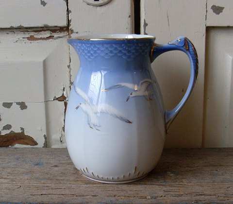 B&G Mågestel med guldkant mælkekande no. 85