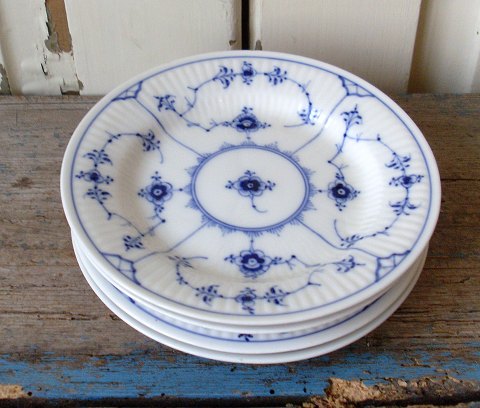 Royal Copenhagen Blue Flutet Plain small dish no. 182