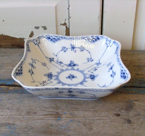 Royal Copenhagen Musselmalet halvblonde firkantet salatskål no. 708