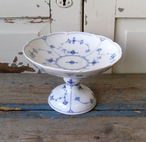 Royal Copenhagen sjælden Musselmalet salatfad på høj fod no. 457