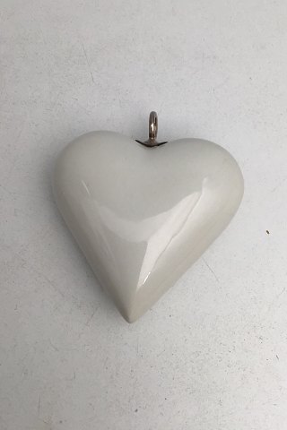 Royal Copenhagen Sterling Sølv Halskæde med Hvidt Hjertevedhæng af Porcelæn.