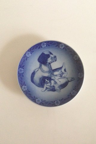 Royal Copenhagen Kgl Mors Days Platte fra 1986 hunde motiv