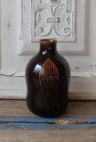 Gerd Bøgelund for Royal Copenhagen glaseret stentøjs vase i organisk form no. 21957