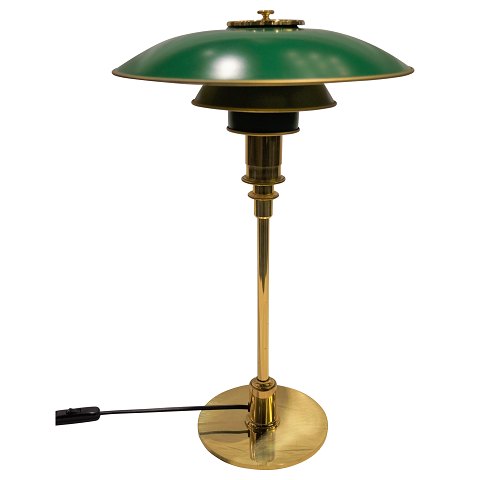 Poul Henningsen; PH-3/2 table lamp, brass and green lacquered shades