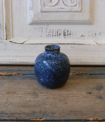 Niels Thorsson for Royal Copenhagen  - miniature vase med skøn blå glasur no. 21400