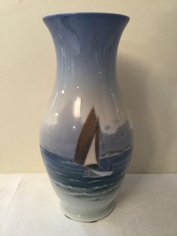 Royal Copenhagen. vase with sailing ship No. 2765, height 17.5 cm. 1st sort in 
perfect condition.
