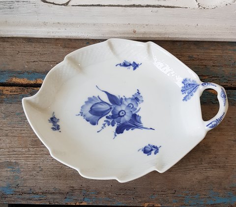Royal Copenhagen Flettet Blå Blomst stor bladformet asiet no. 8003