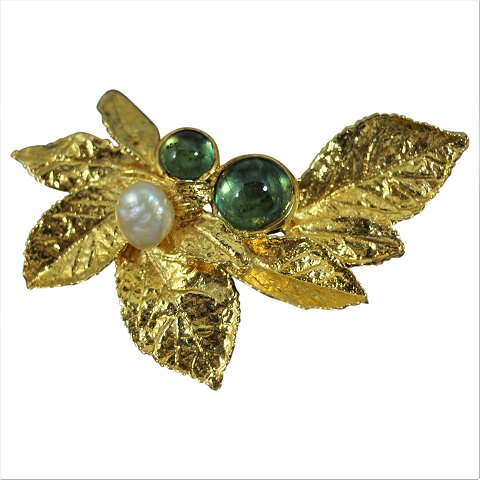 Jean Larsen; Tourmaline brooch mounted in 18k gold with a pearl