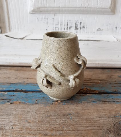 Arne Bang - vase no. 185 with organic decoration 9 cm.