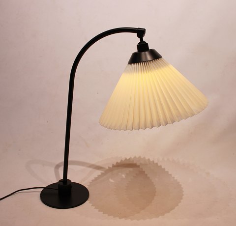 Bordlampe, model 366, designet af Flemming Agger for Le Klint.
5000m2 udstilling.