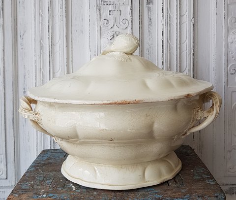 English creamware large terrine approx. 1780