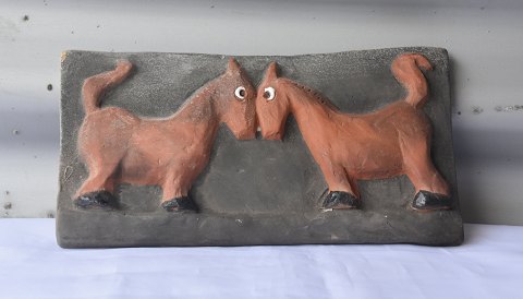 Henning Knudsen
Relief m/heste
Keramik
