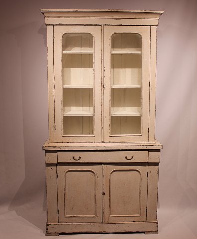 Large gray painted gustavian glass cabinet from around the 1790s.
5000m2 showroom.