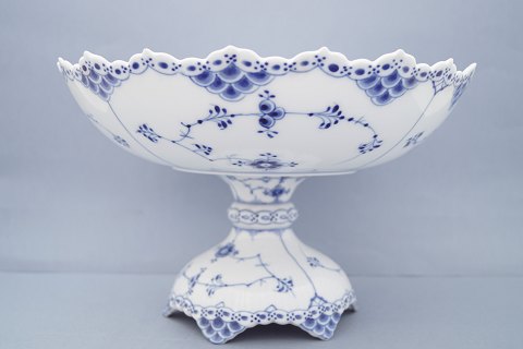 Royal Copenhagen, half lace; A centrepiece of porcelain #634