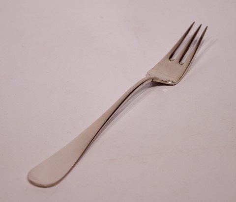 Lunch fork of the pattern Ida by A. Michelsen, sterling silver.
5000m2 showroom.
