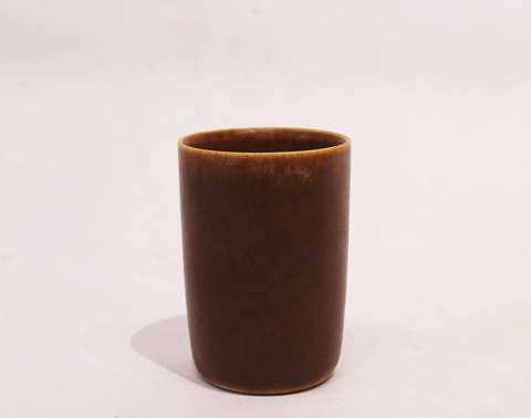 Brun keramik vase af palshus stemplet KAS og julen 1969.
5000m2 udstilling.