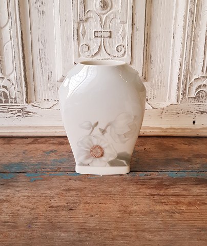 B&G Art Nouveau vase decorated with Christmas rose in relief no. 3925/112 - produced between 1902-14
