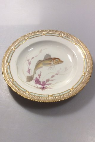 Royal Copenhagen Flora Danica Fish Plate No 19/3549