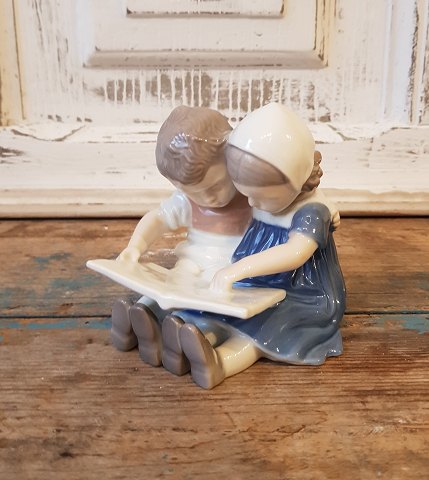 B&G figur "Læsende børn" No. 1567