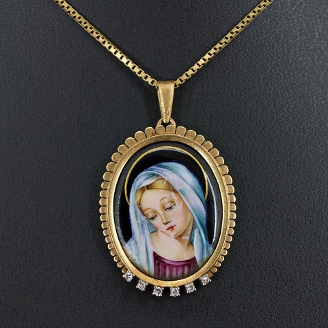 Necklace set with porcelain and diamonds mounted in 18k gold