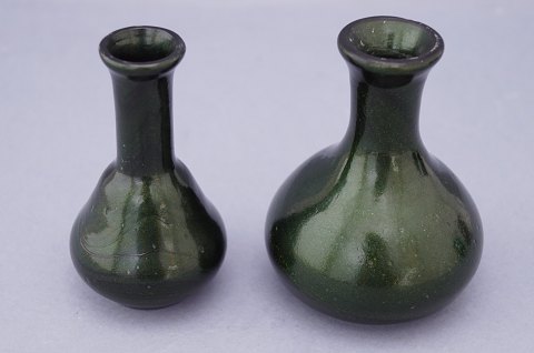 Fyens Glasværk; Rare green vases of aventurine glass