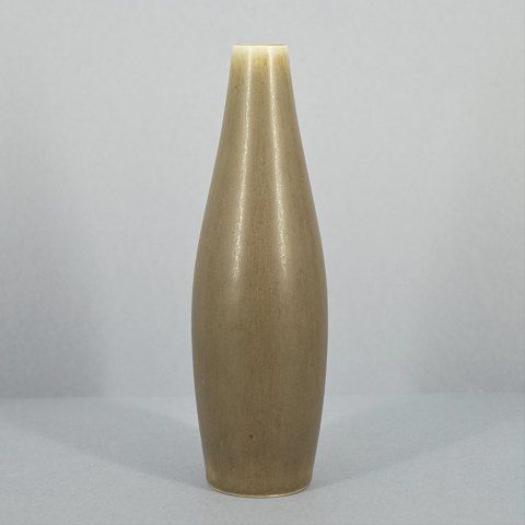 Palshus, Per Linnemann-Schmidt; A slim olive brown stoneware vase #1163