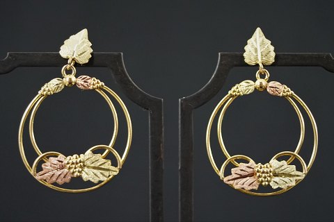 Earrings of 14k gold and rose gold
