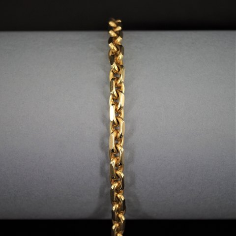 A bracelet of 14k gold, w. 6,0 mm