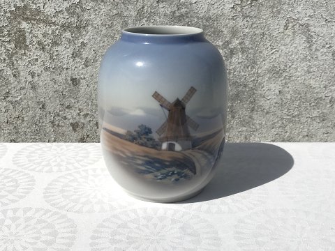 Lyngby Denmark
Vase
#140-2 93
*200kr