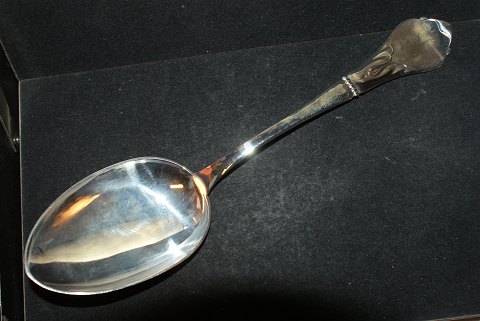 Serving spoon Princess no. 3300 Silver Flatware
Fredericia silver
Length 24 cm.