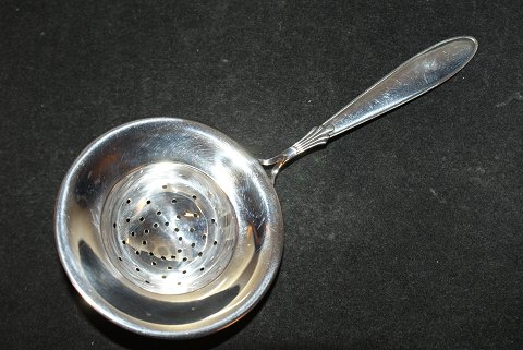 Tea strainer President Silver with engraved initialsChr. Fogh silverLength 14.5 cm.