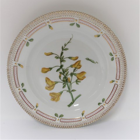Royal Copenhagen Flora Danica. Dinner plate. Design # 3549. Diameter 25 cm. (1 
quality). Spartium scoparium L