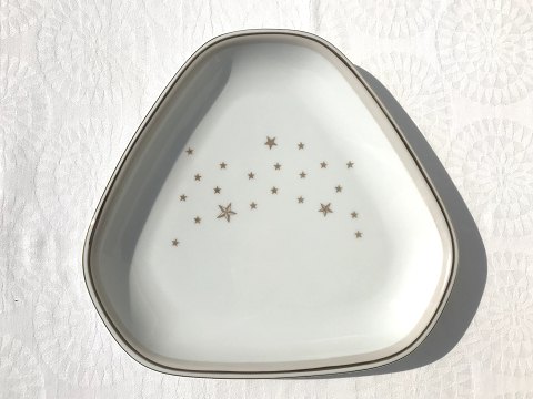 Bing & Grondahl
The Milky Way
Triangular dish
# 40
*100kr