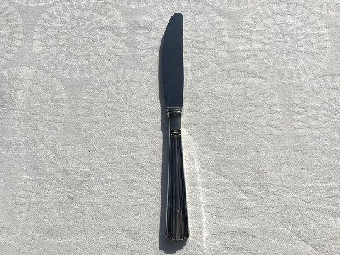 Margit
silver Plate
Dinner knife
* 175kr