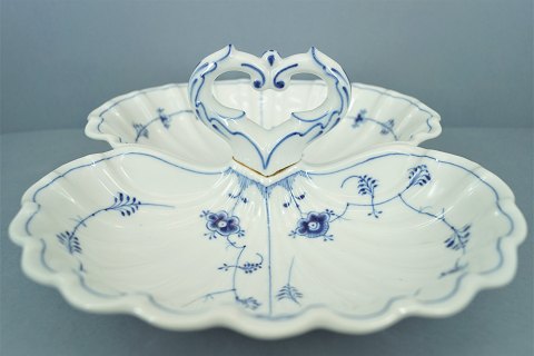 Royal Copenhagen, blue fluted; A cabaret dish of porcelain #395