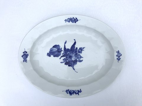 Royal Copenhagen
Blue flower
Edgy
Serving dish
# 10/8539
* 475kr