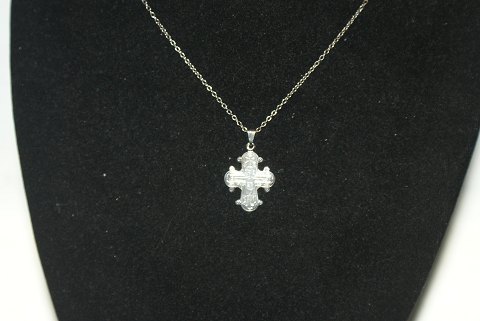Elegant Silver necklace with Dagmar cross