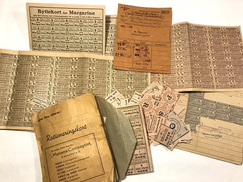 Rationing labels and shopping cards
* 500kr