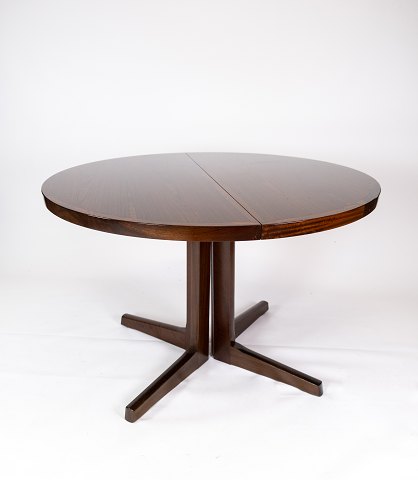 Dining table in rosewood of danish design from the 1960s. 
5000m2 showroom.
