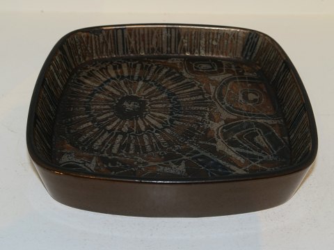 Royal Copenhagen  Baca
Brun skål 17 cm.