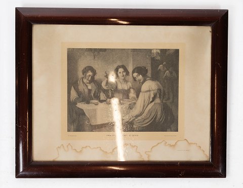 Print with portrait of three women and dark wooden frame from the 1940s. 
5000m2 showroom.