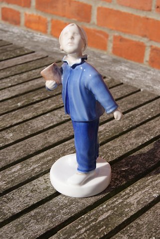 B&G Denmark figurine No 2251, Who is calling? 