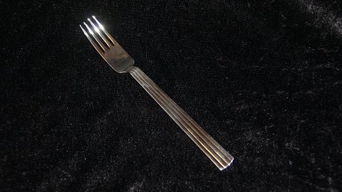Dinner fork #Bernadotte EPNS / Sølvplet # 12
Produced by #Georg Jensen.