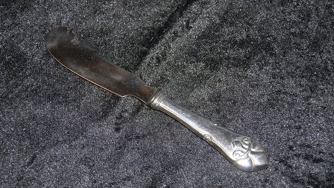 Smørkniv #Fransk Lilje Sølvplet
Produceret af O.V. Mogensen.
