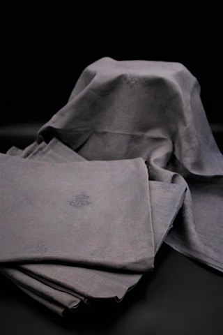 Beautiful old French gray damask woven linen napkins 
with monogram and floral motifs. 90x75cm. 12 pcs.